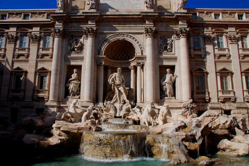 トレヴィの泉にて。