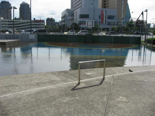 海浜幕張のバスケコート