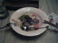 豚すね肉の玉葱煮。