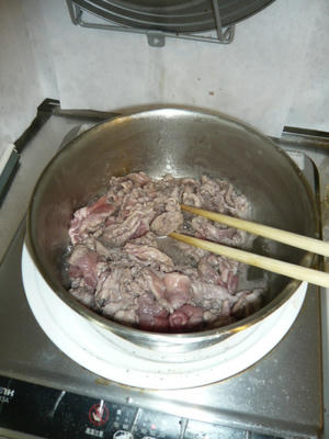 赤ワインとコンソメで豚汁