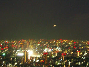 夜景と飛行船