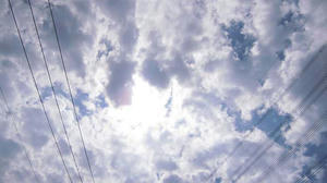 雲間から太陽