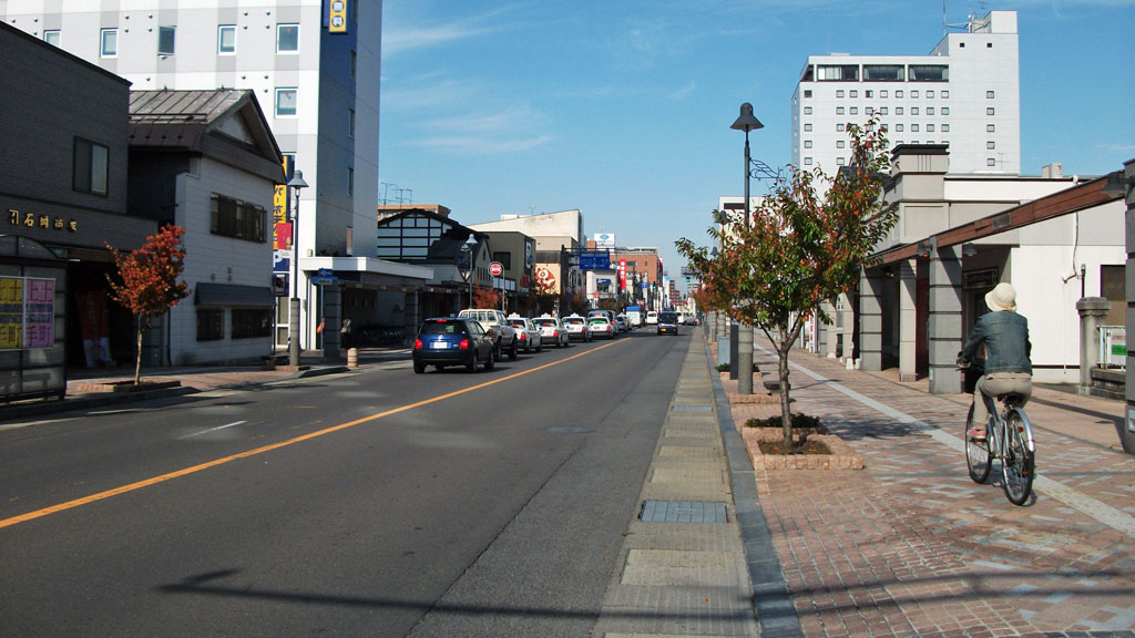 中土手町通り。
