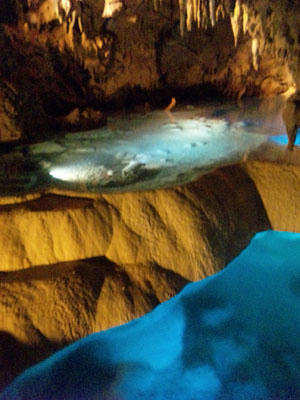 青い洞窟