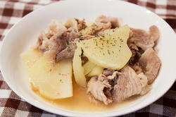 豚肉とジャガイモのビール煮