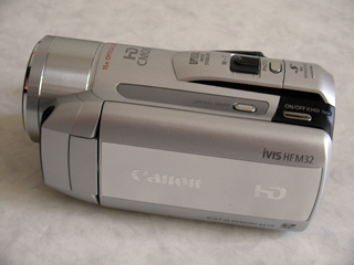 Canon iVIS HF M32