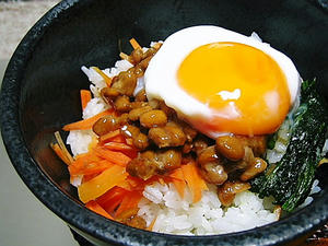 温たまのせ納豆丼