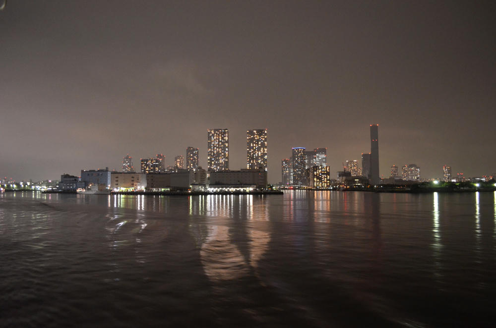 東京湾の夜