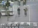 自転車男顔面強打