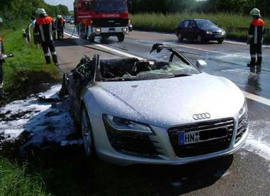 audi_r8_fire.jpg