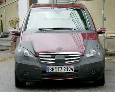 mercedes_a_class_facelift_spy_shots01.jpg