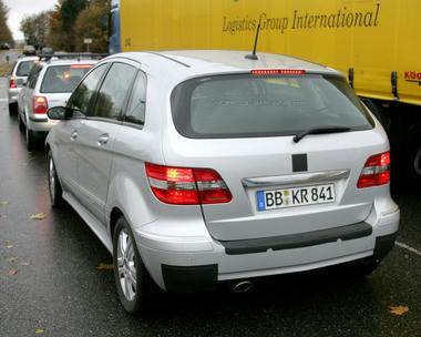 mercedes_b_class_facelift_spy_shots05.jpg