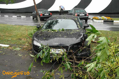 audi_r8_crash10.jpg