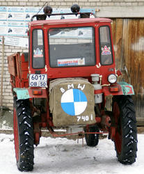 tractor-bmw.jpeg