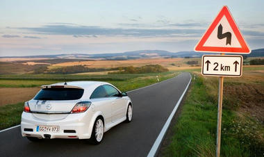 Opel-astra-04.jpg