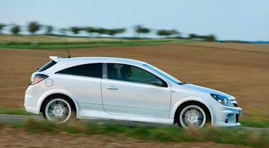 Opel-astra-05.jpg
