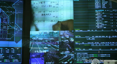 tokyo-traffic-control-ce-3.jpg