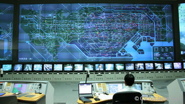 tokyo-traffic-control-cent.jpg