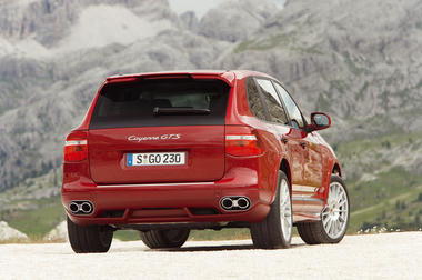 Porsche-cayenneGTS-02.jpg