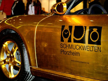 gold_porshe_01.jpg