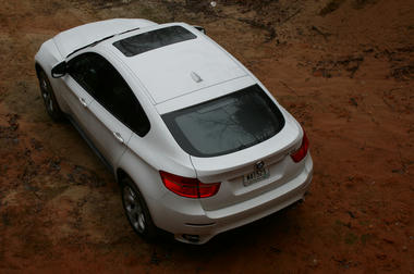 BMWX6-01.jpg
