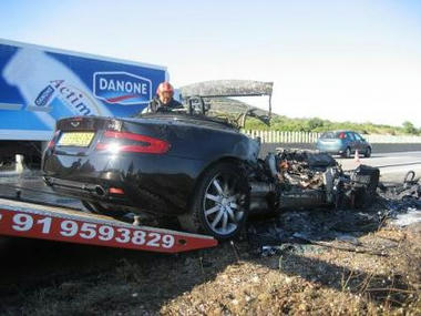 aston_martin_quemado_2.jpg