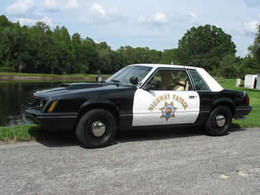 1982CHPFordSSPMustang-02.jpg