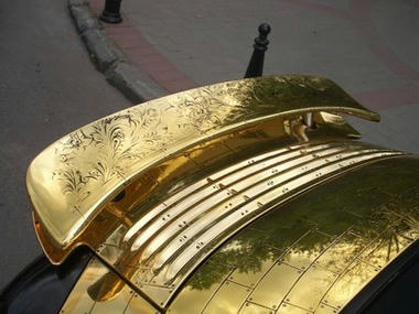 Golden-Porsche01.jpg