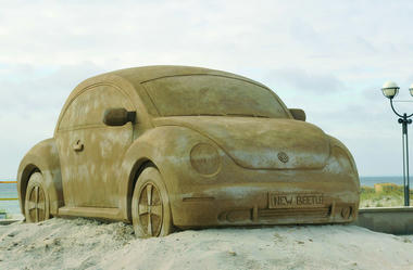 VW-New-Beetle-Sand-Carscoop-1.jpg