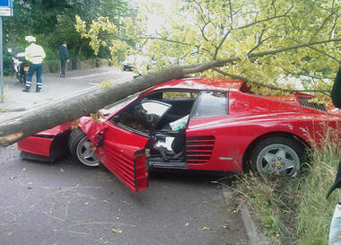 Testarossa-Accident-Ferrari_0.jpg