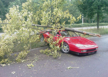 Testarossa-Accident-Ferrari_1.jpg