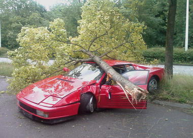 Testarossa-Accident-Ferrari_2.jpg