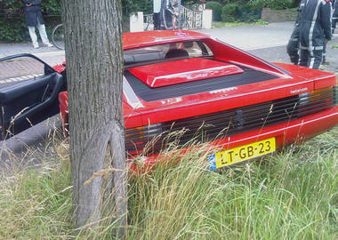 Testarossa-Accident-Ferrari_3.jpg