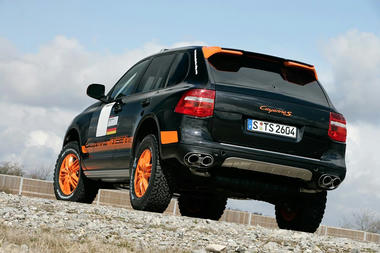 Porsche-Cayenne-rally-01.jpg