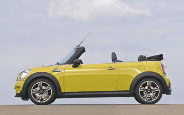 MINI-Convertible-02.jpg