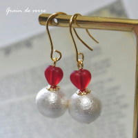 チェコハートビーズ&times;コットンパールのピアス
