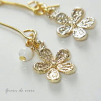 フラワーチャーム&times;マザーオブパールのピアス