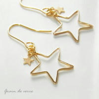 星のフレームピアス（Aタイプ）