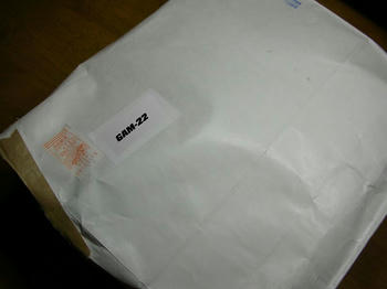 賞品の入った紙袋