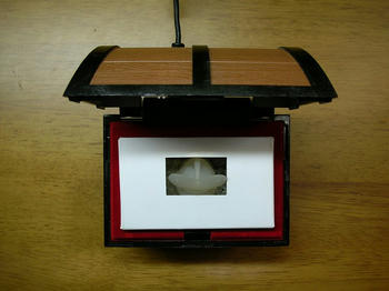 QBOX、開けたら厚紙が