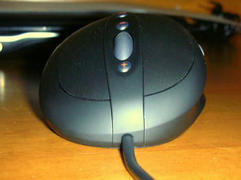 front : 右側に傾いている