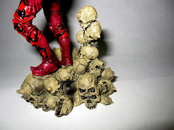 土台の骸骨も造りこまれている