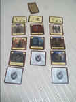 裏返しのカードに恐ろしい陰謀が…