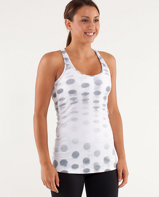 ルルレモンタンク