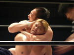 スリーパーで兄貴を締める耕平