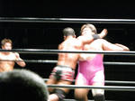 田中のラリアットが吉江にHIT!
