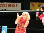 歌に合わせて暴れるヨゴレ女子レスラー幸子