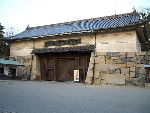 正門