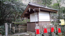 yonakiishi13.jpg