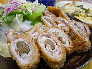 梅肉としその豚肉巻きフライ